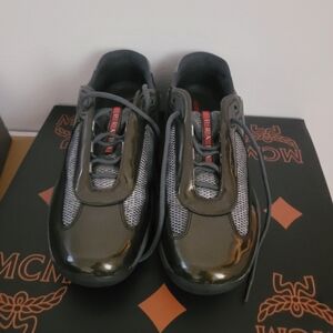 AUTHENTIC WOMEN PRADA SNEAKERS